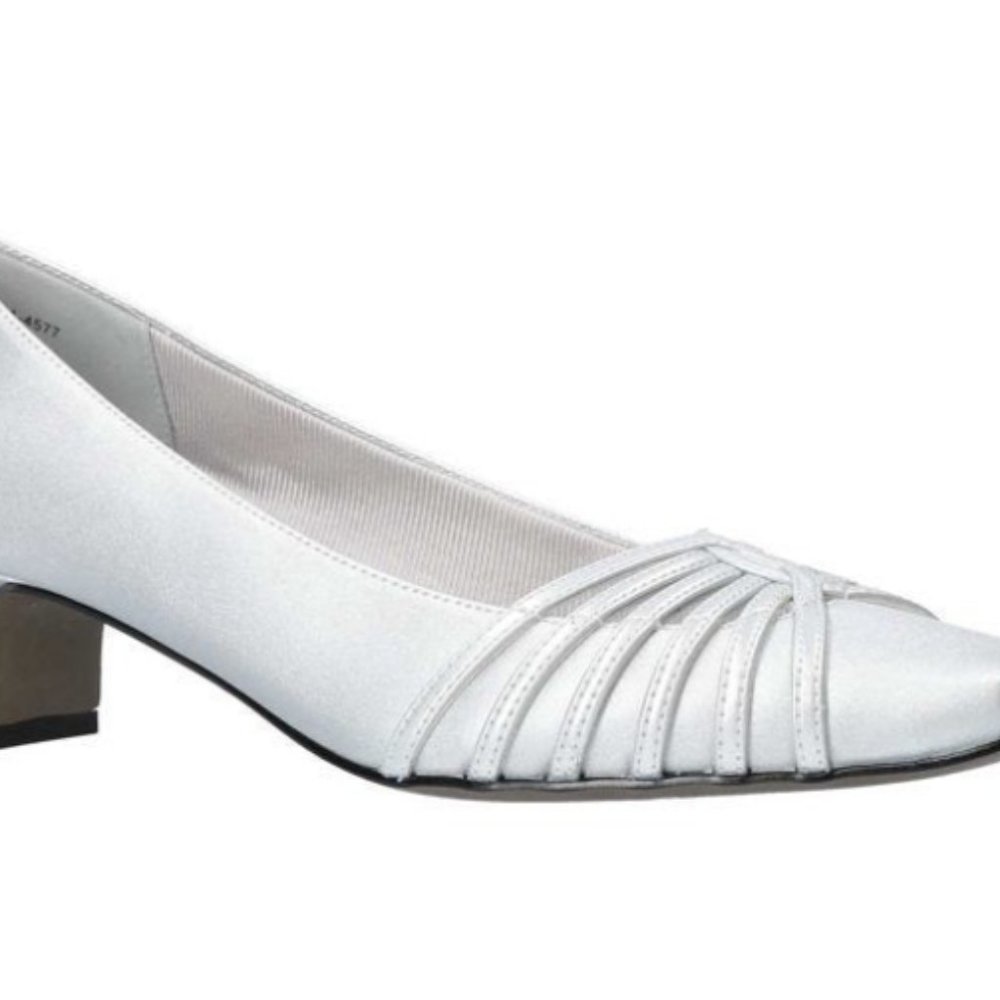Easy Street Vix Women's Square Toe Pumps